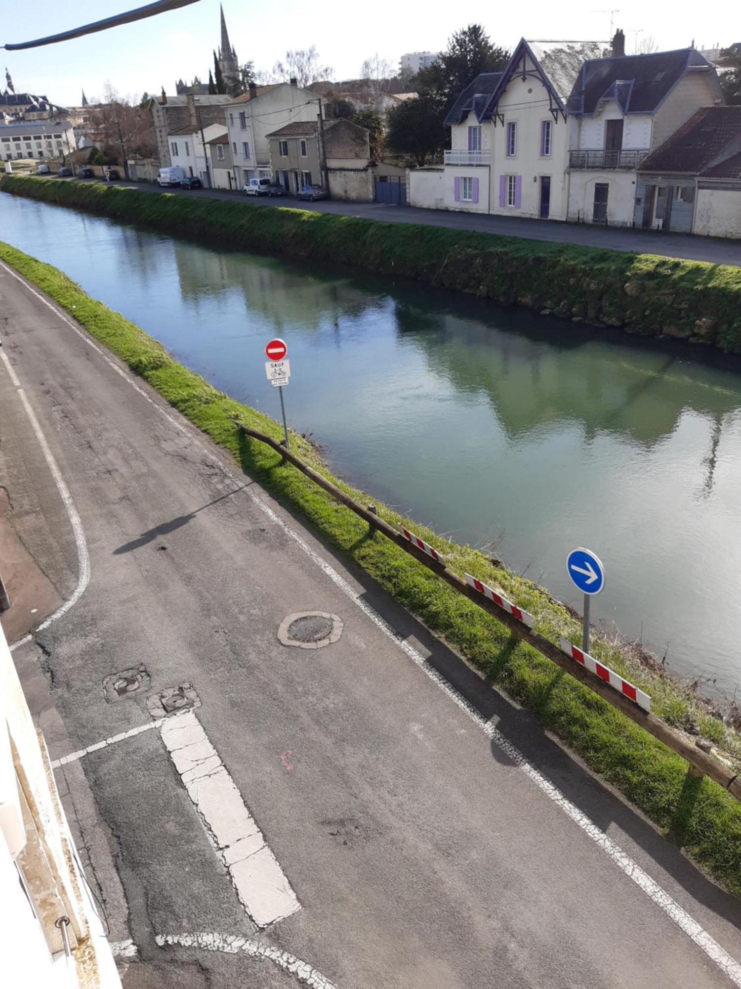 Appartamento Niort Au Bord De L'Eau 3 Esterno foto